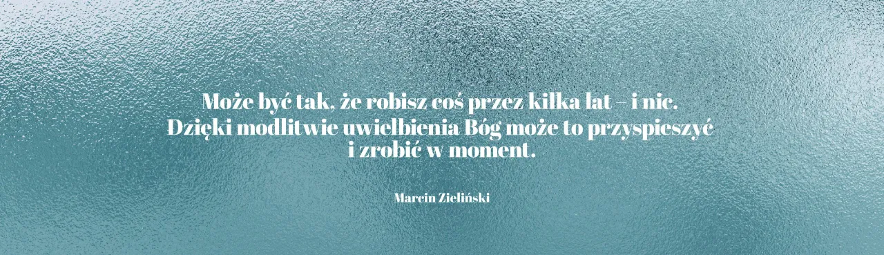 Zdjęcie Czym jest modlitwa uwielbienia i jak może odmienić twoje życie