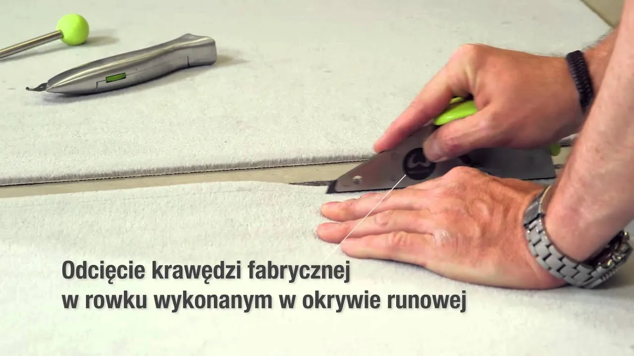 Zdjęcie Profesjonalne narzędzia do cięcia wykładziny dywanowej bez błędów i uszkodzeń