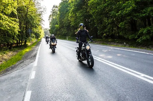 Zdjęcie Czy można zmieniać biegi bez sprzęgła? Sprawdź, jak to zrobić bezpiecznie