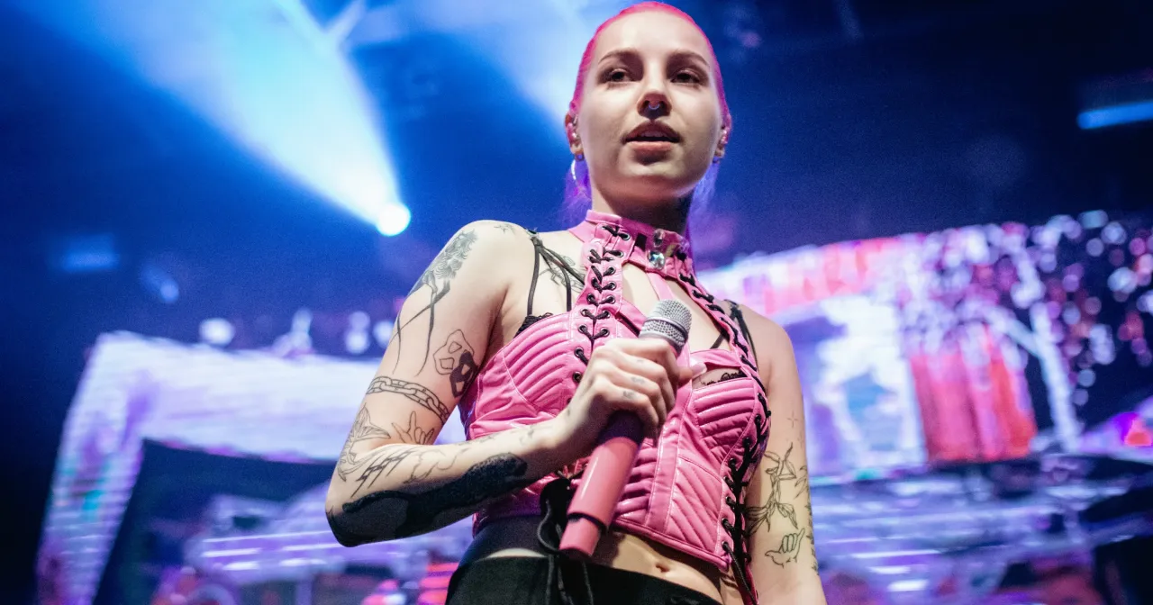 Zdjęcie Ile trwa koncert Young Leosia? Sprawdź szczegóły i czas trwania