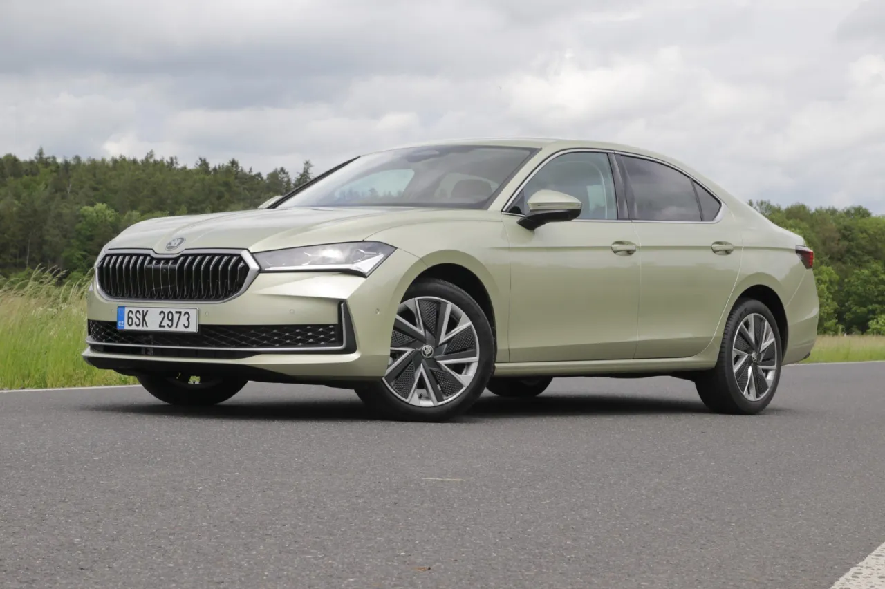 Zdjęcie Skoda Superb jaki silnik wybrać, aby uniknąć wysokich kosztów?