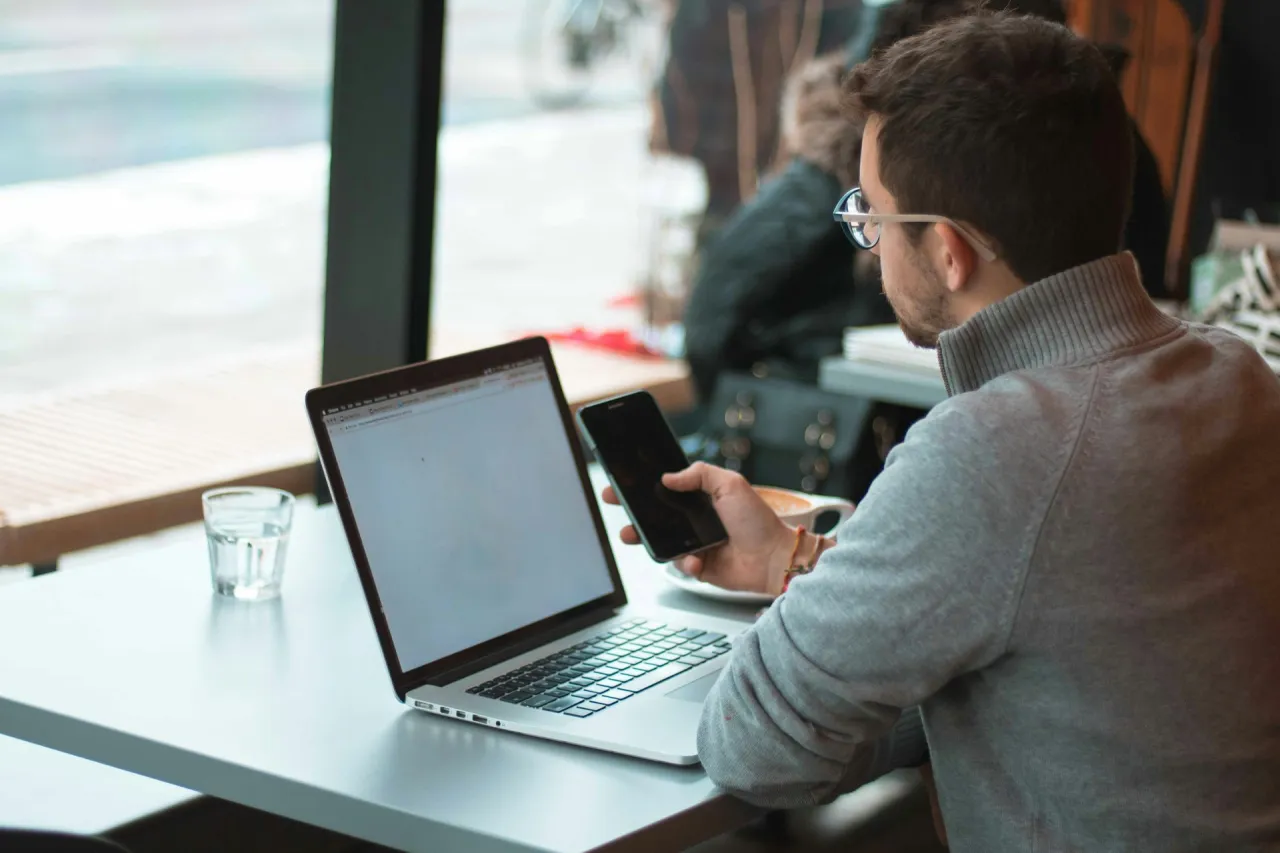 Zdjęcie Jak wybrać internet mobilny, aby uniknąć zbędnych kosztów?