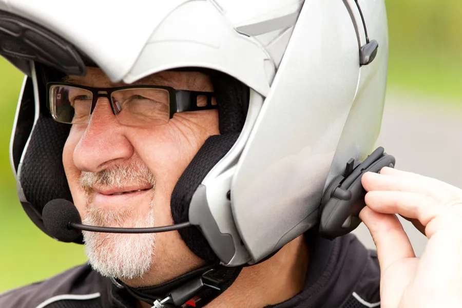 Zdjęcie Jaki interkom motocyklowy wybrać? porównanie, wady i zalety najlepszych modeli