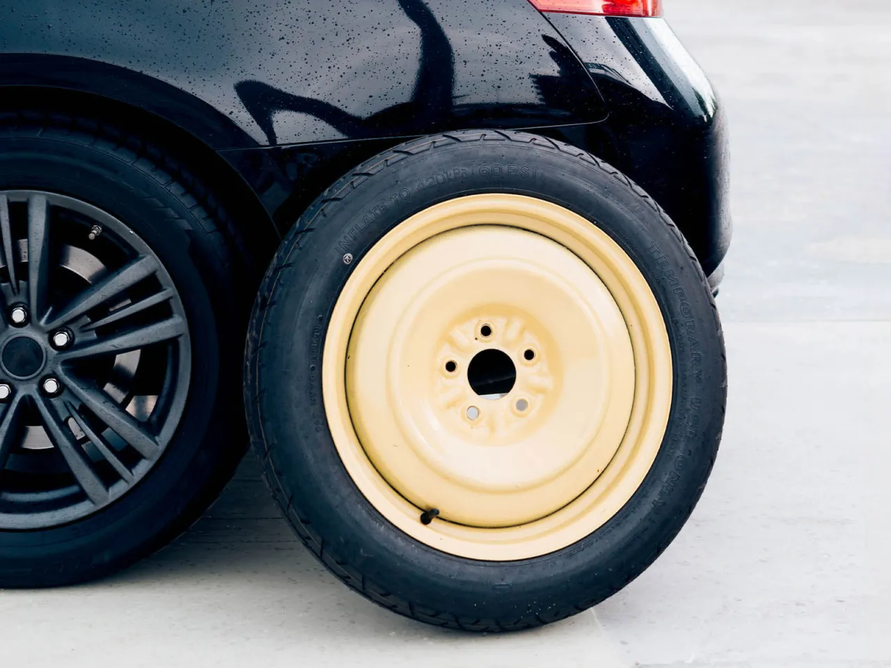 Koło zapasowe pełnowymiarowe vs dojazdowe