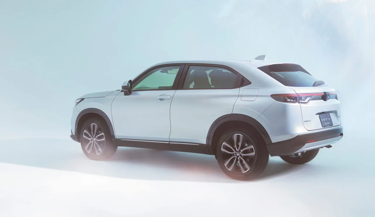 Nowa Honda Jazz Civic HR-V CR-V ZR-V e:HEV w salonie