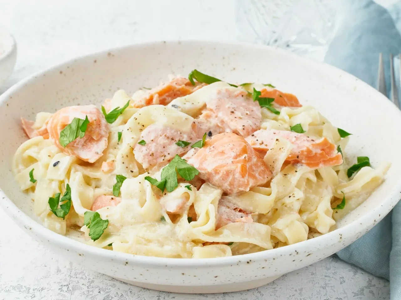 r&oacute;żne rodzaje ryb do makaronu