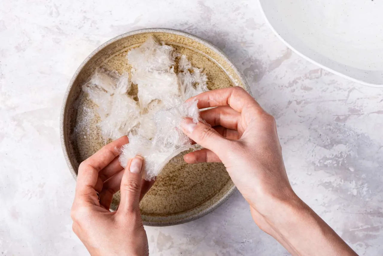 agar agar powder and flakes