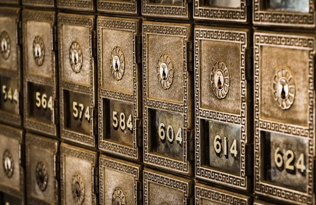 bezpieczne przechowywanie złota sejf skrytka bankowa