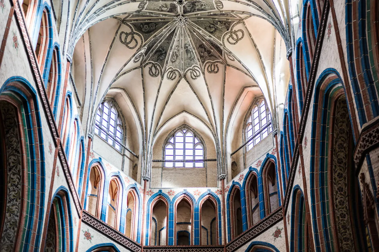 Kolegiata NMP Kr&oacute;lowej Świata Stargard wnętrze