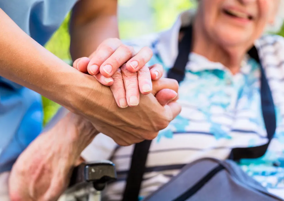 pracownik socjalny pomoc seniorom