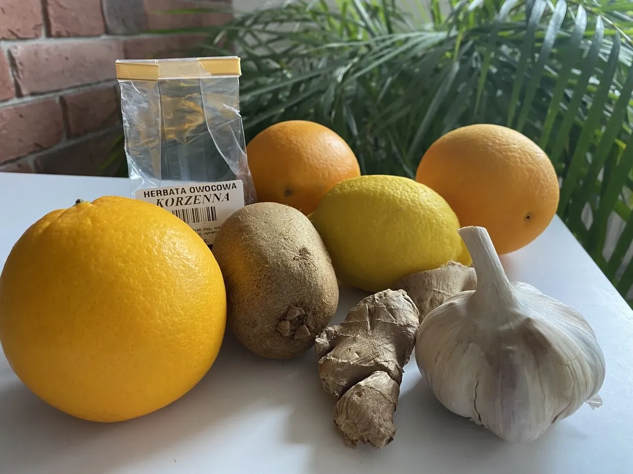 domowe sposoby na b&oacute;l gardła, mi&oacute;d imbir cytryna, płukanka solna