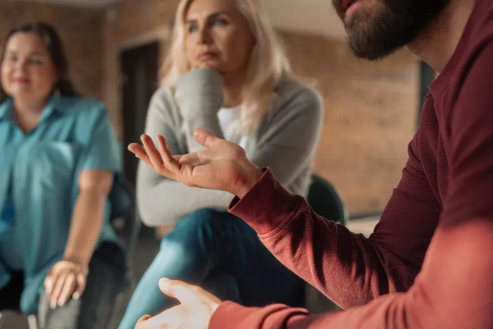 psychiatra rozmawia z pacjentem fobia społeczna