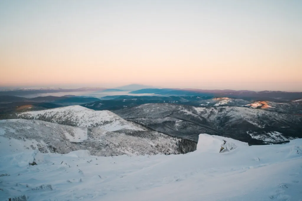Babia Góra zmienna pogoda mgła wiatr