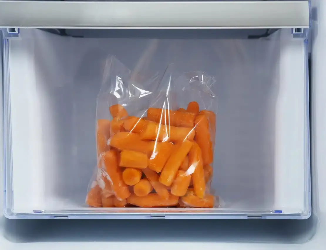 różne sposoby przechowywania marchwi w lodówce