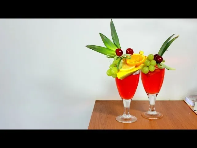 dekoracja drink&oacute;w owocami, efektowny garnish do koktajli