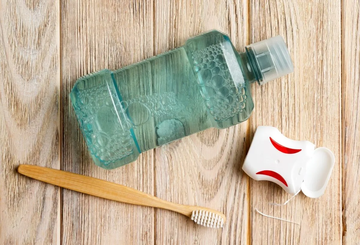 naturalne sposoby na zapalenie dziąseł zioła płukanki