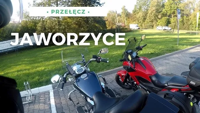 Motocykl na górskiej drodze Beskid Wyspowy