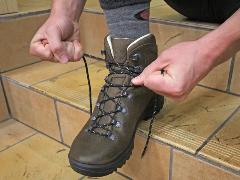Jak prawidłowo mierzyć buty górskie