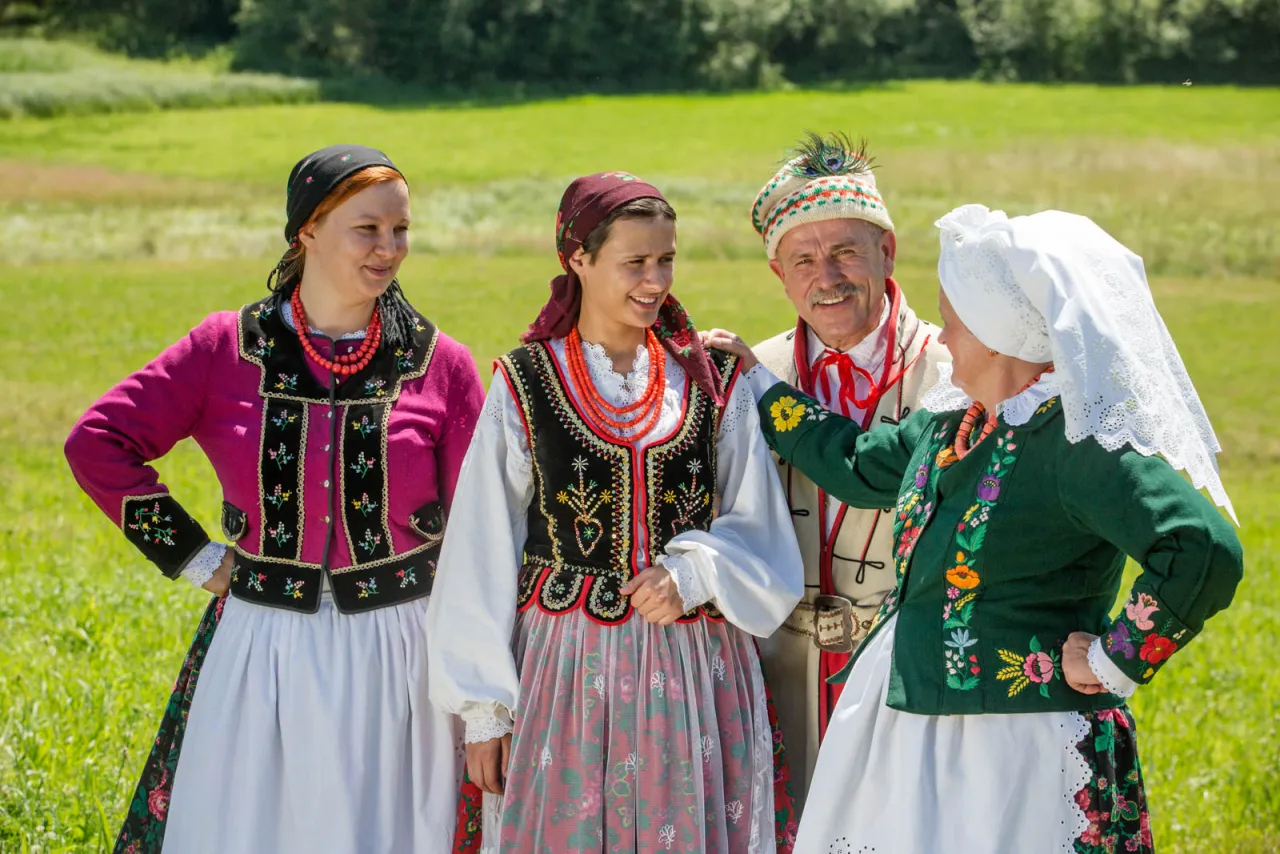 bluzka krakowska dla dziewczynki tradycyjny haft