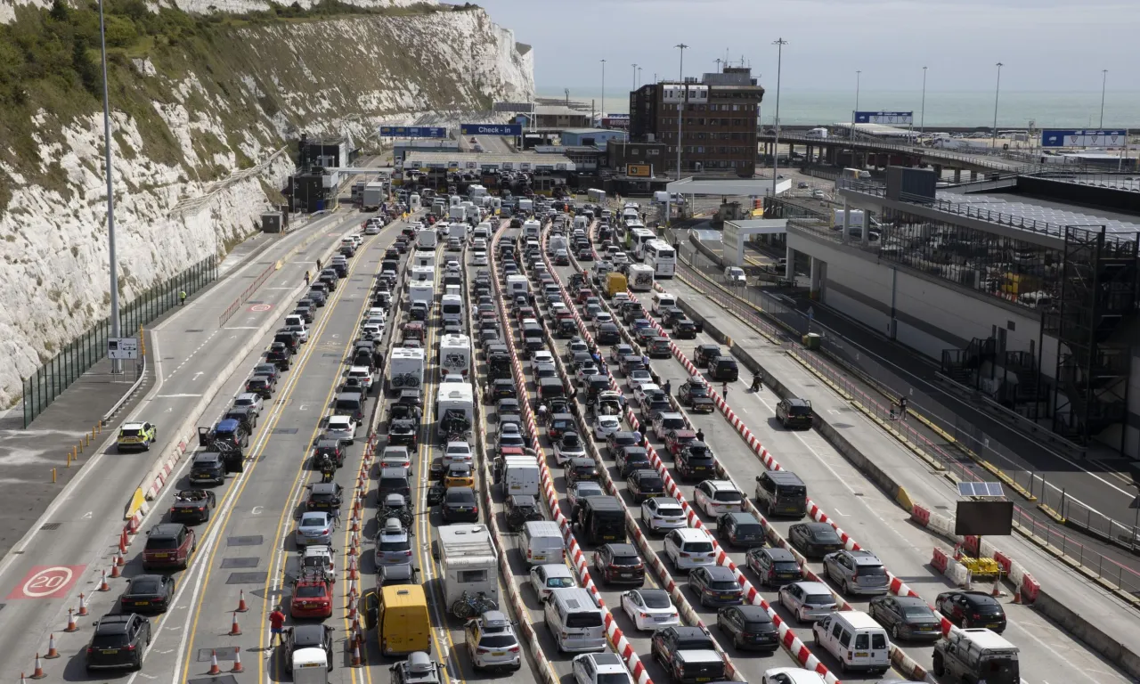 Eurotunel vs prom kanał La Manche