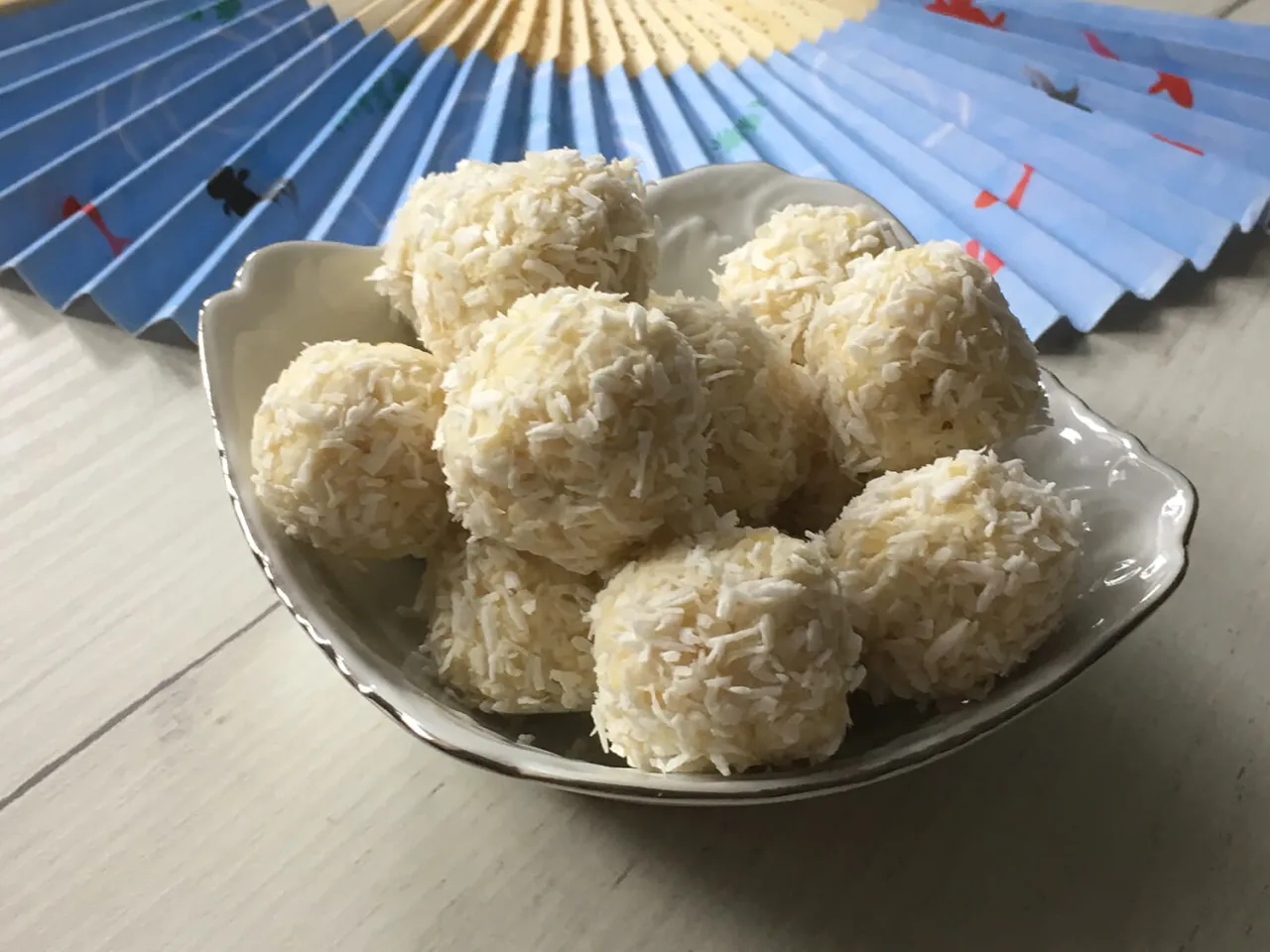 domowe pralinki Raffaello z miękkim migdałem