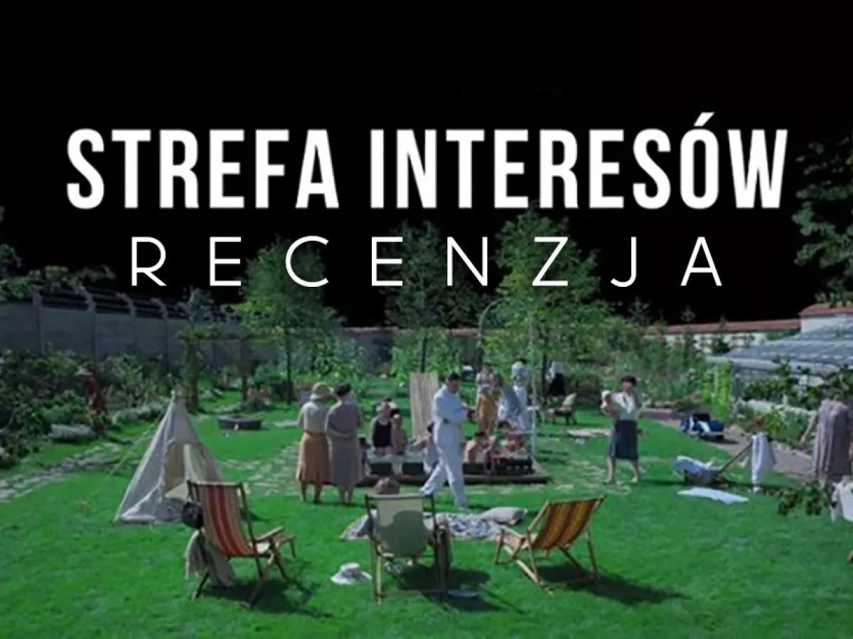 Strefa interesów recenzja: ludzie w ogrodzie, leżaki, namiot.