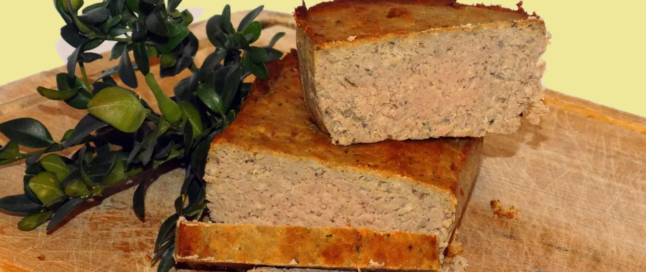 różne rodzaje pasztetów w formach