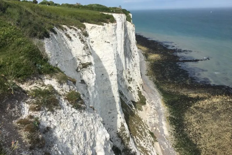 R&oacute;żnorodność wybrzeży Morza P&oacute;łnocnego fiordy watty klify