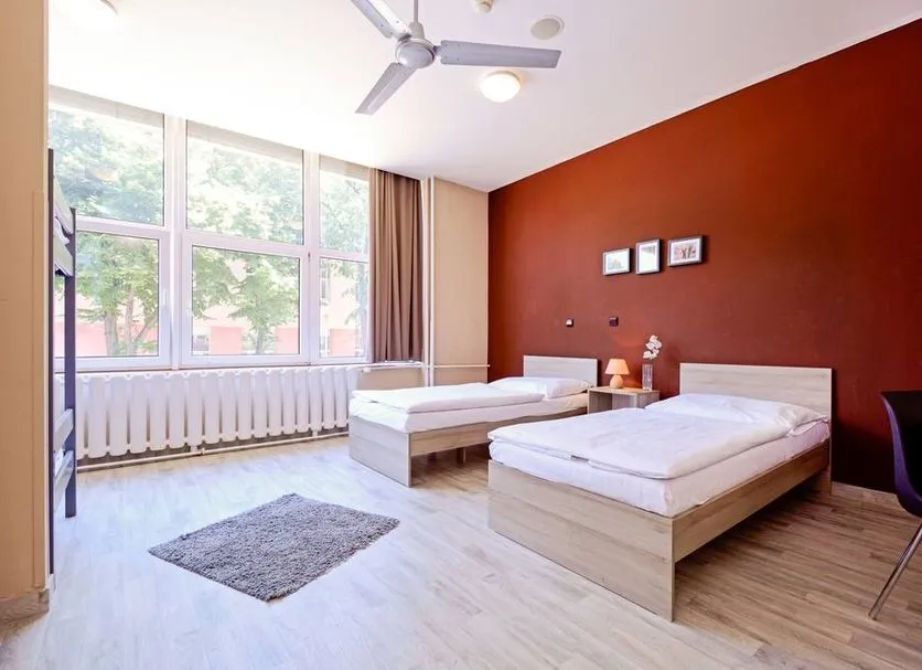 Różne typy noclegów w Pradze (hostel, hotel, apartament)