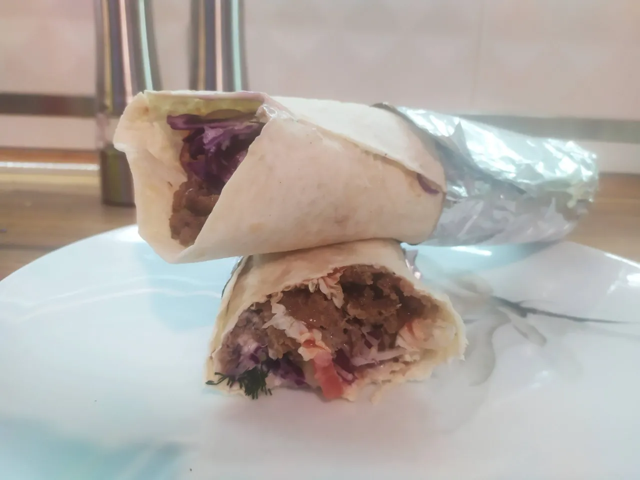 kebab wołowy, plastry wołowiny na rożnie