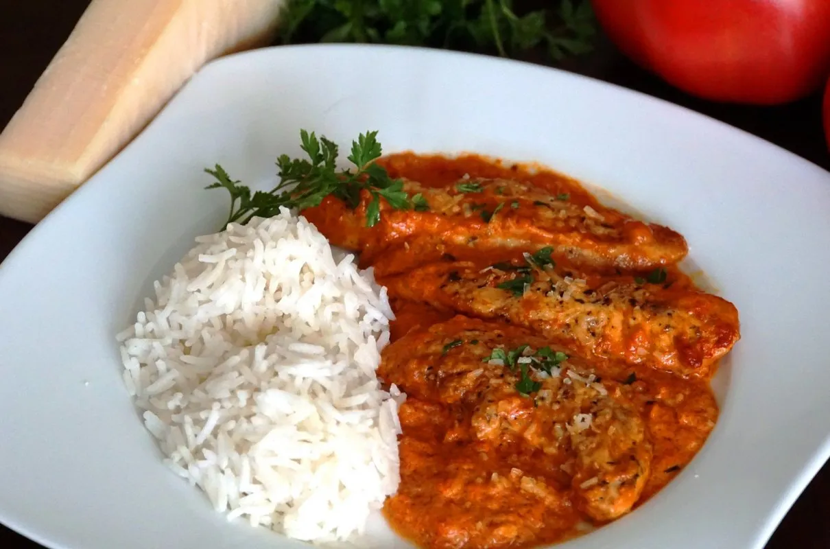 polędwiczki drobiowe w sosie śmietanowym gotowe danie