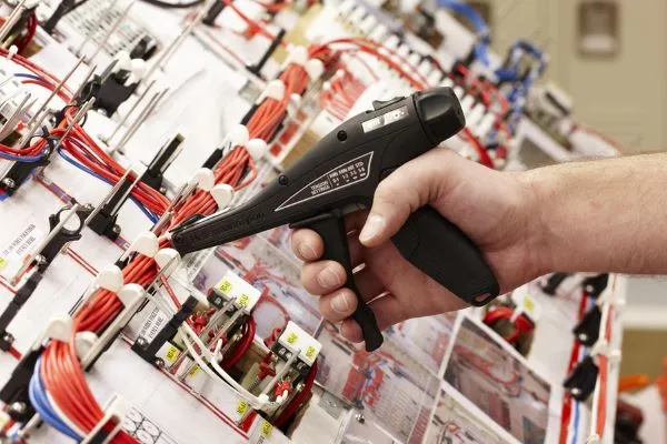 narzędzia montera wiązek elektrycznych