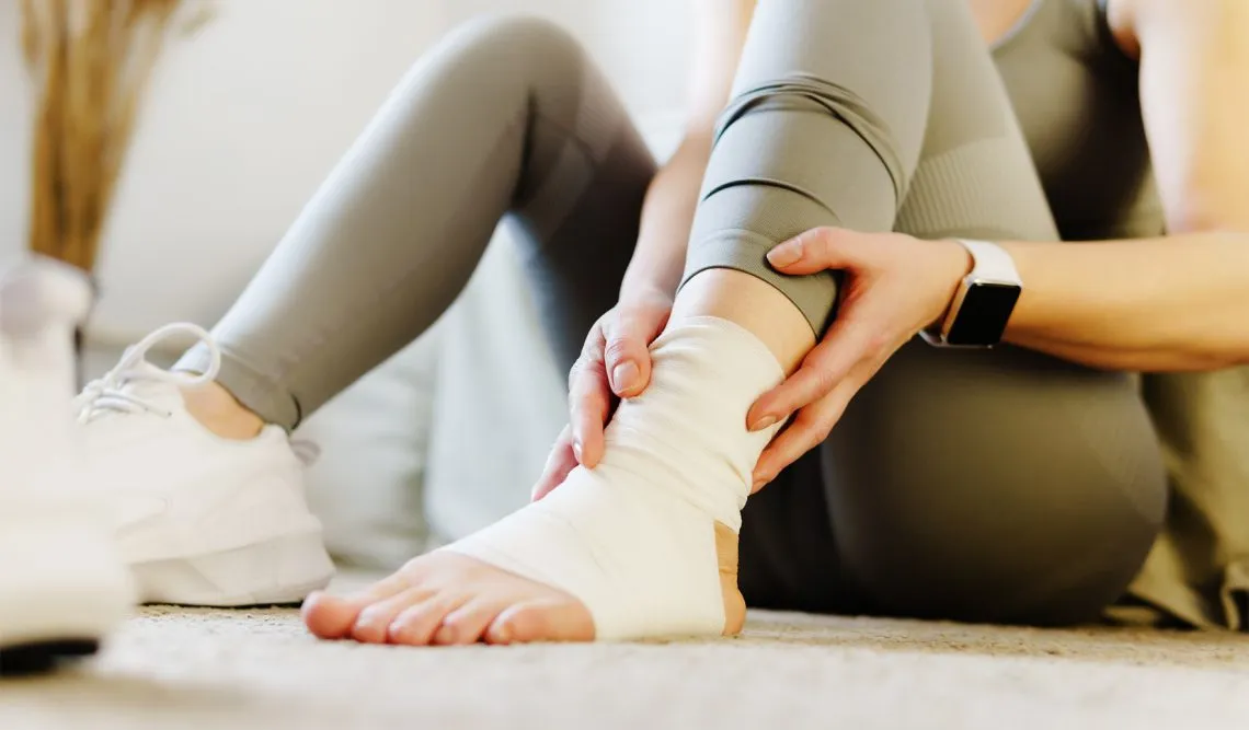 pierwsza pomoc po skręceniu stawu skokowego PRICE POLICE