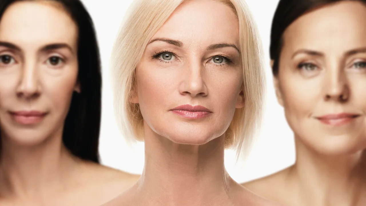 kobieta bez makijażu pewna siebie