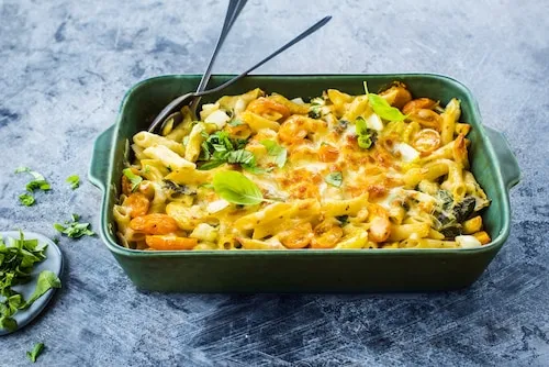 wegetariańskie i wegańskie dania z makaronem