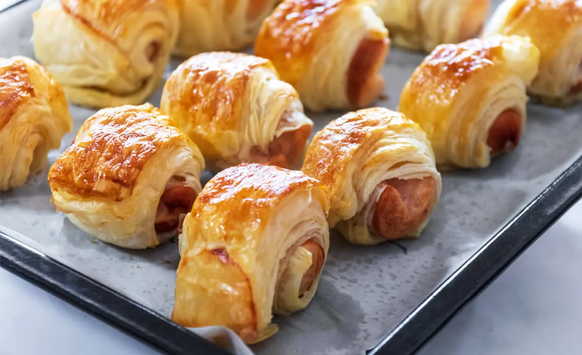 Kiełbasa w cieście francuskim