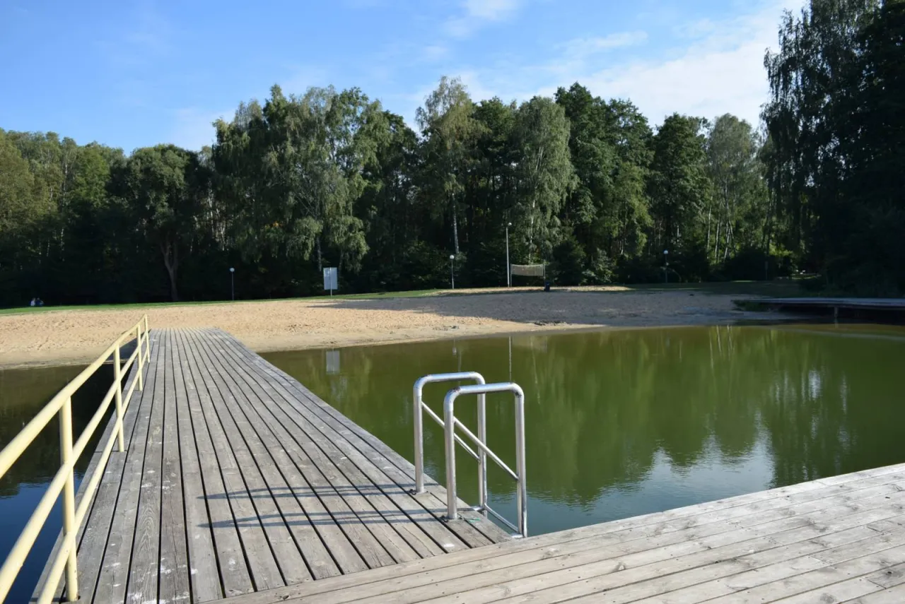 Nowy Dworek ośrodek wypoczynkowy jezioro Paklicko