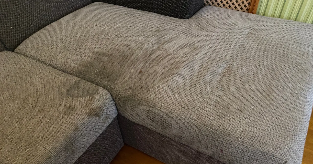 Zaciągnięcia na kanapie czego nie robić