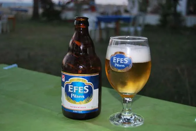 tureckie piwo Efes Pilsen w sklepie