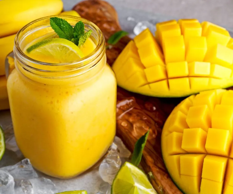 zdrowe śniadanie koktajl z mango