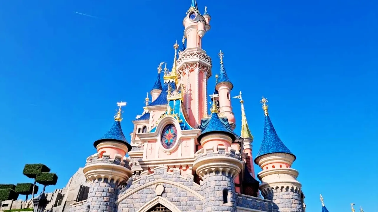 Zdjęcie Pierwszy Disneyland na świecie: historia, znaczenie i atrakcje