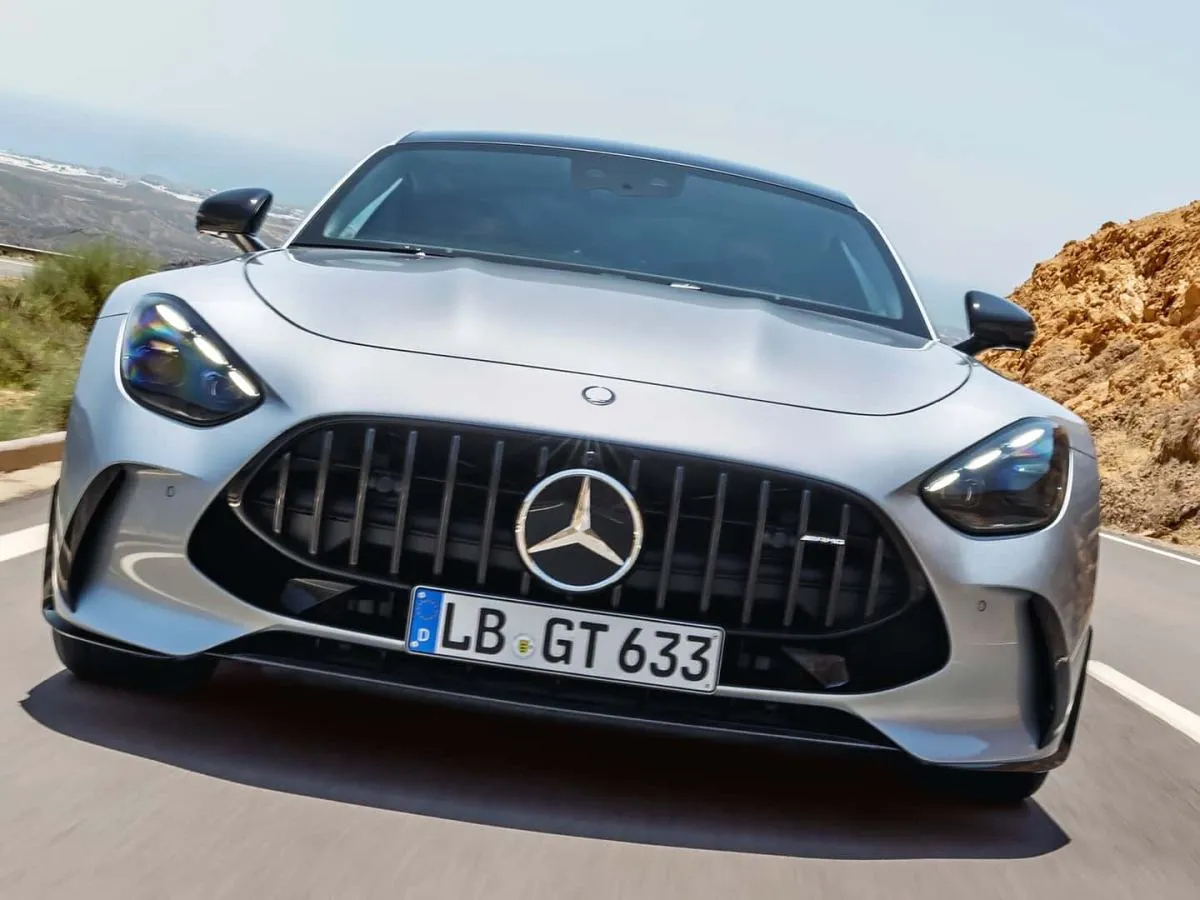 Mercedes-AMG GT 2023 widok z przodu