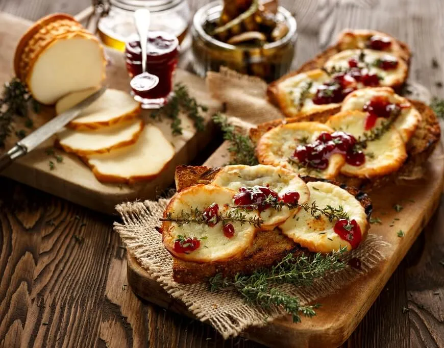 Zdjęcie Jak podgrzać oscypek, aby uzyskać idealną konsystencję i smak