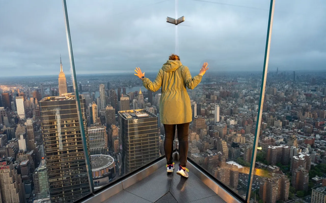 Aussichtsplattform The Edge NYC mit Glasboden