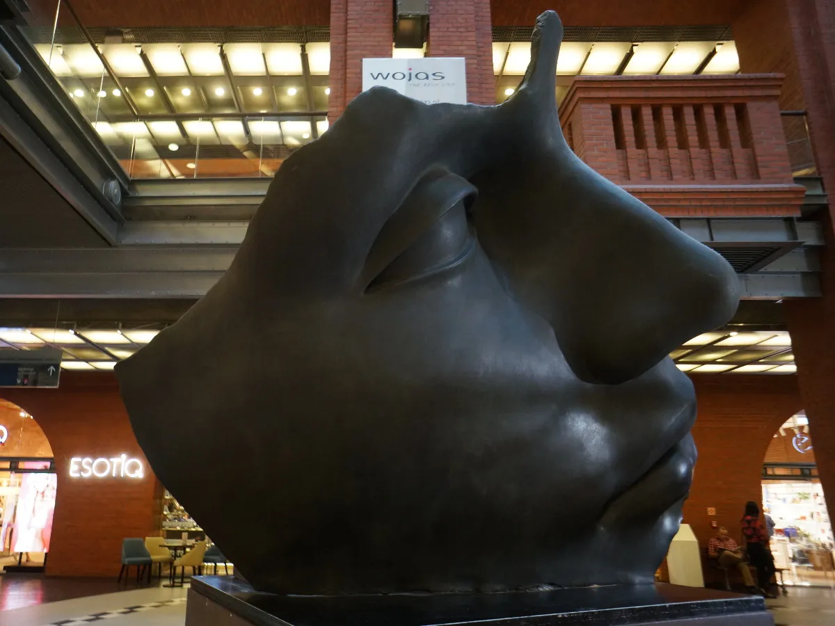 Igor Mitoraj Blask księżyca Stary Browar