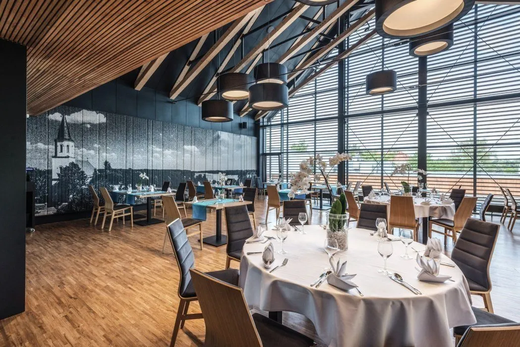 Restauracja nad jeziorem Poznań okolice