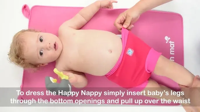 jak dopasować pieluszkę do pływania niemowlę