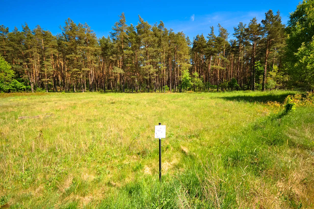 Działka budowlana z przyłączami medi&oacute;w