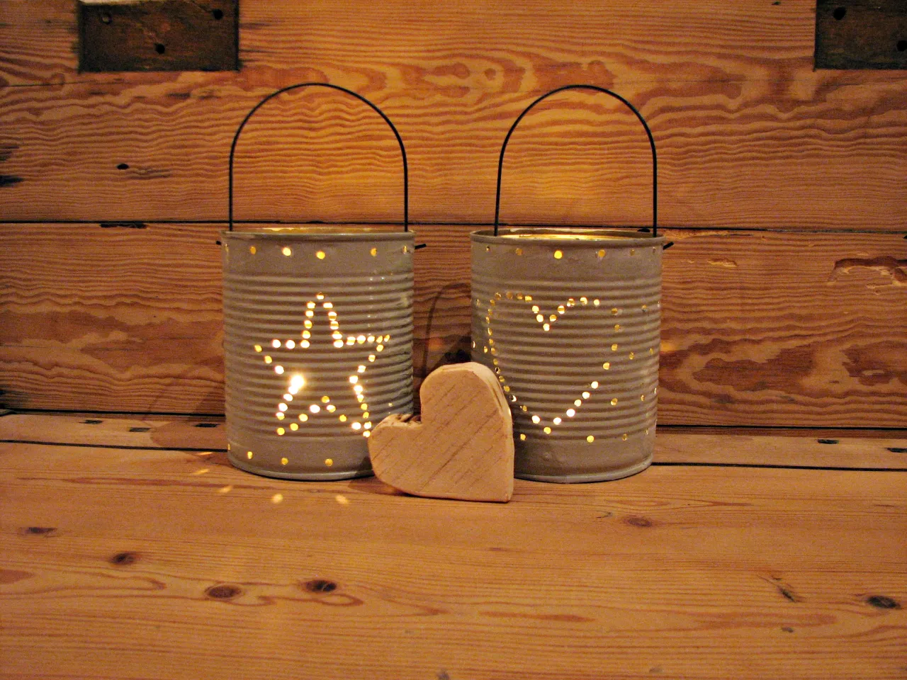 Dekoracje z puszek po piwie, lampiony i świeczniki DIY z puszek