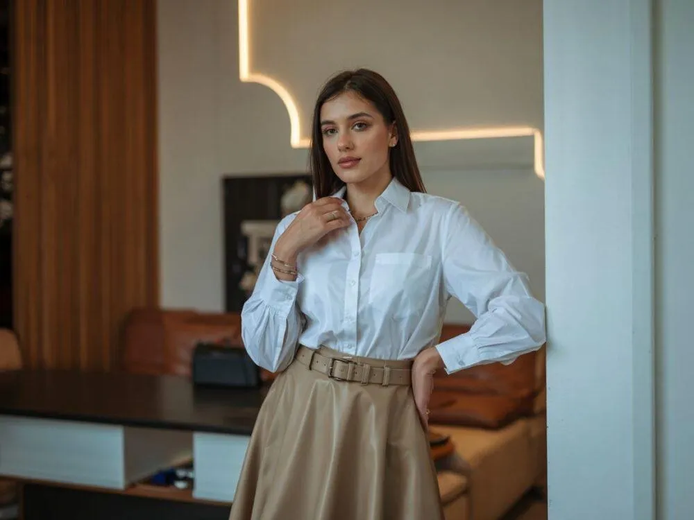 beżowa spódnica fasony bluzek